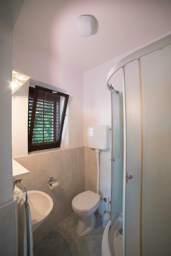Apartmani Mia Palit Extérieur photo